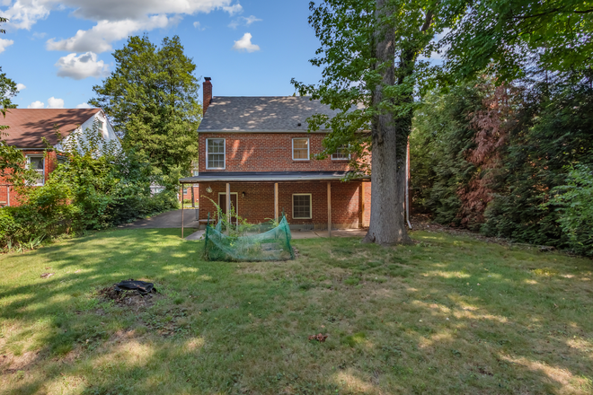 Back yard - 5015 Blackfoot Place: 5 bedroom, 3 bath house close to public transportation
