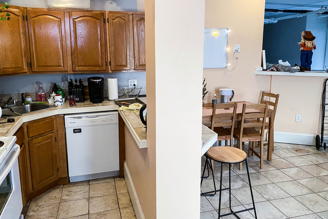 OPEN CONCEPT Living Room/Kitchen - PACKARDS CORNER GEM! Most Cost Effective Way 2 Live Off Campus! B-line, Across from Grocery, & MORE! Apartments