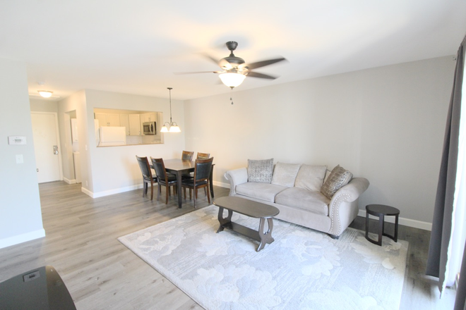 Living area - Hunters Ridge - 3 bedroom - 3 bath apartment for rent for the 26-27 school year!