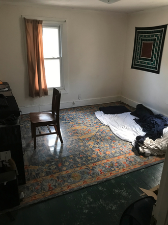 Available bedroom - Room-Leigh Ave-Princeton Duplex