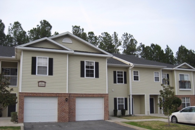  - 2/2.5 Town Home in Magnolia Place - Available mid-August!