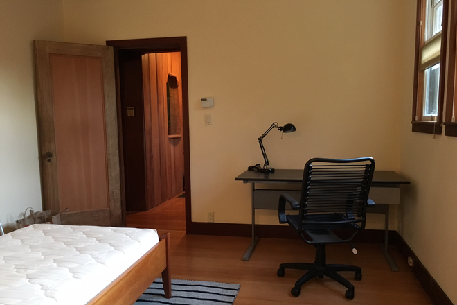 Bedroom - Lovely Private Room with Private Bath