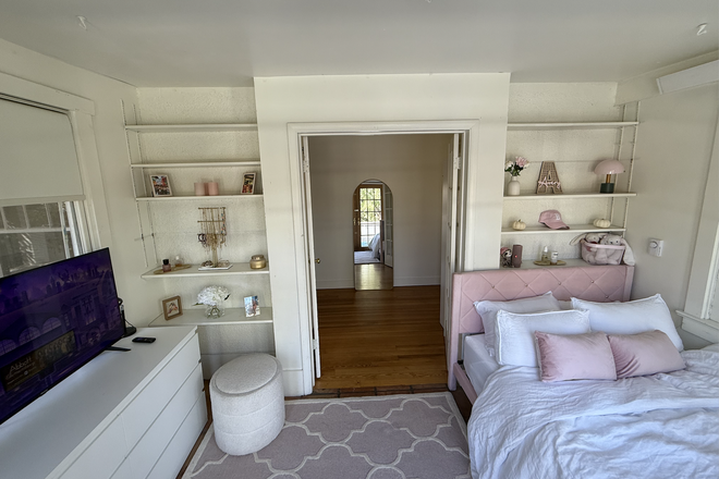 Bedroom 1 - Spring 2026 Sublease - Room Available, Entire House Open. Also Option to resign if subleasing