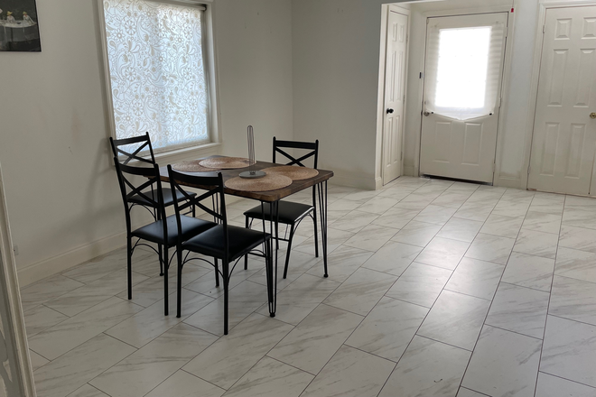 Dining space, next to the kitchen - Affordable Rice Student Room – $900/Month, 1 Mile from Campus House