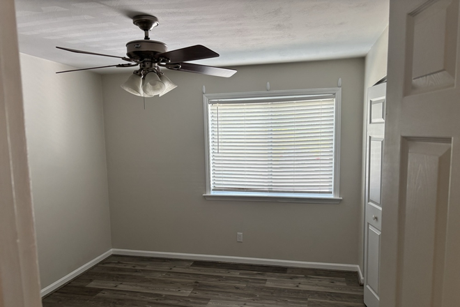 Bedroom - Berryfield Condominum, close to campus