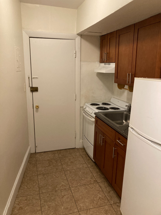 Hub Realty - Beautiful 1 bedroom with new updates, in Brookline near Coolidge Corner