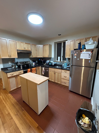 . - Renovated 4-bed. No broker fee. Contact Will McGowan. 617.512.5822