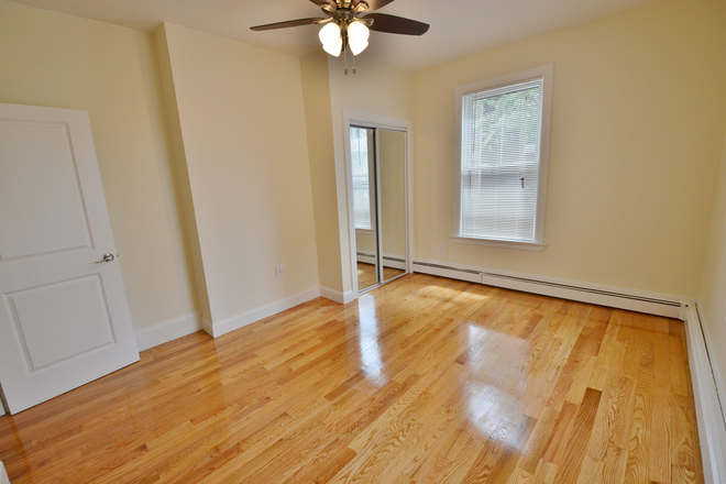 Bedroom - Newly Renovated 4 Bed/2 Bath in Central Square, Cambridge Avail 9/1 Apartments