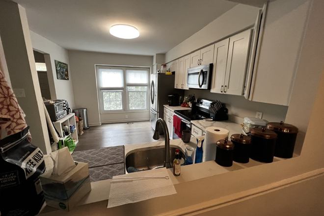 Kitchen - Renovated, Furnished Townhouse Located Near UMD Campus. Private Neighborhood