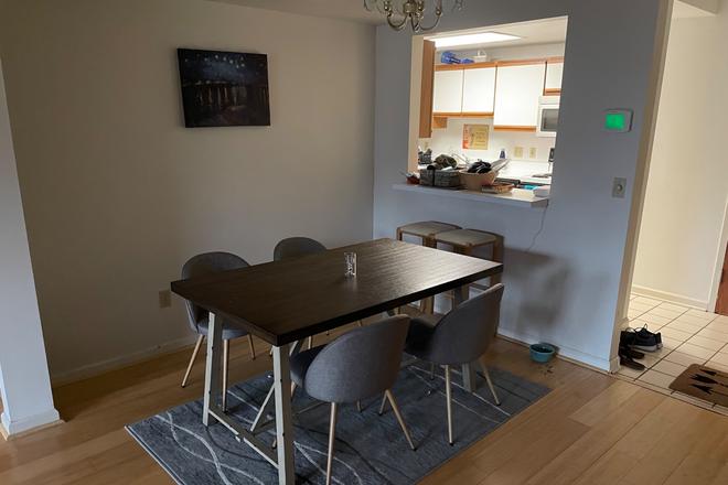 Dinning - 2 Bed / 2 Bath Waterfront Condo in Historic Fells Point – Garage Parking Included