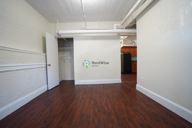 1 - AVAIL JAN 1st or NOW. NO FEE! Spacious Basement 1 bed, H/HW inc, Apartments