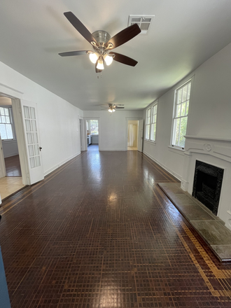 Living/Dining - Beautifully renovated 3 bedroom/2 bath single in the University Area House