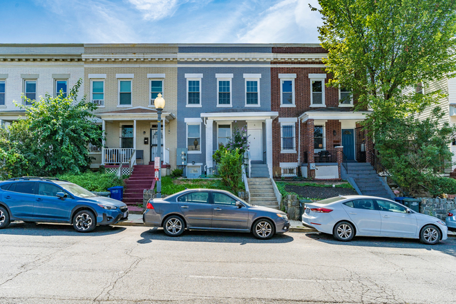 front elevation - Columbia Row House