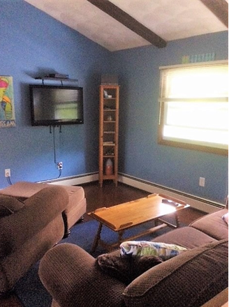 Living Room - 4 BED 2 BATH HOME for 2026-2027 URI Academic Year