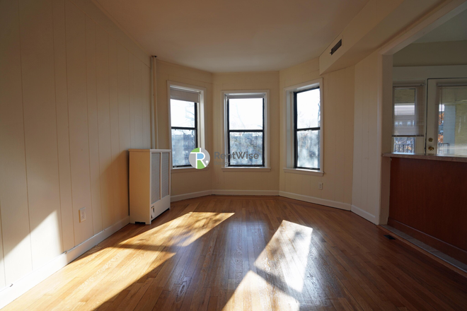 1 - SEP-2beds 1bath 3 beds 1.5baths-NO FEE! Packard's Corner Pet Friendly Apartments