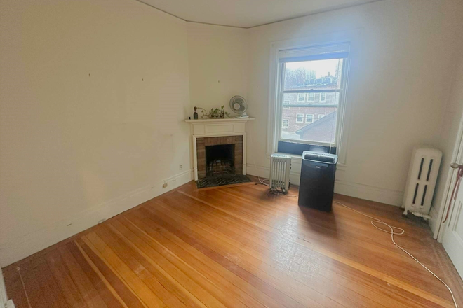 . - GORGEOUS 2 Bed/2 Bath w/HEAT+HOT WATER INCLUDED Avail 9/1!! Apartments