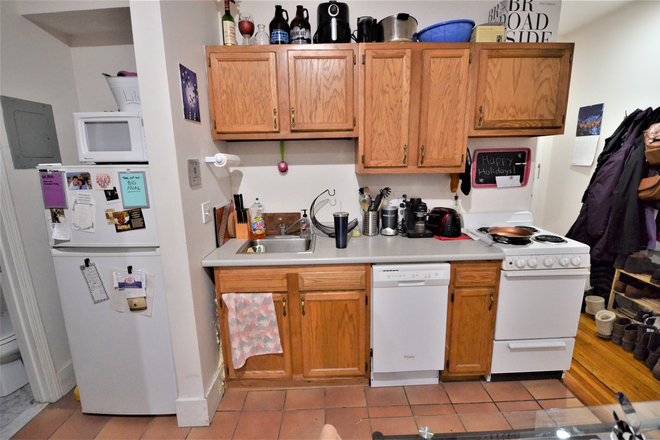 Kitchen - Large One Bedroom in Symphony walk to campus 9/1 No FEE Apartments