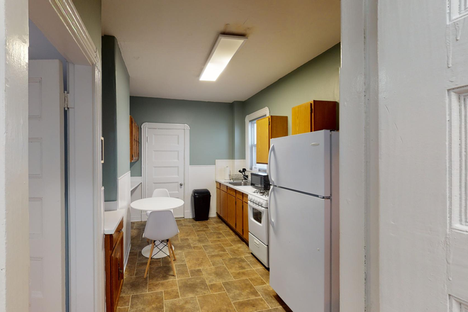 Kitchen - Spacious 4 bedroom apartment in JFK/UMass