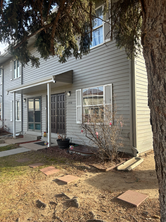 Outside front - Room for Rent in Townhome – Private Basement Suite w/ Bathroom | Aurora, CO