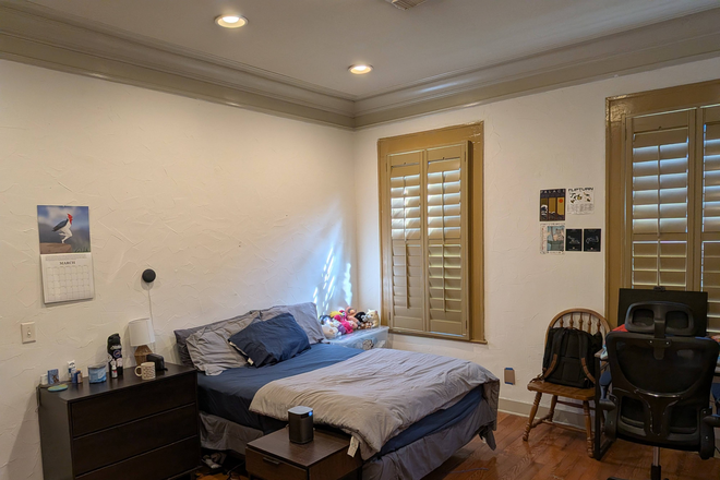 Bedroom - Your Perfect Home Near Campus & Downtown! Room Available