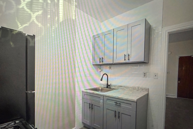 Kitchen - 55th Walnut St Studio Apartments