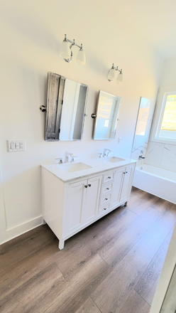Bathroom - New 4BR/4BA, 1 mile to UNG! Private baths, perfect for students. Townhome