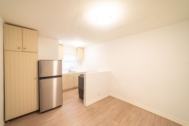  - 743 Warfield Ave. - 0BR/1.0BA