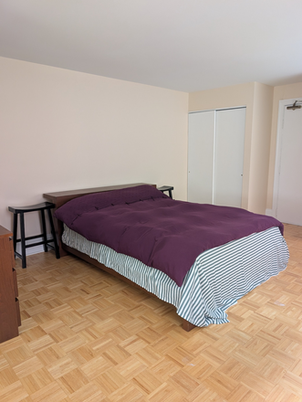 Queen Size bed - Simple studio apt. Indoor bicycle parking. Location to everything Philly has to offer.