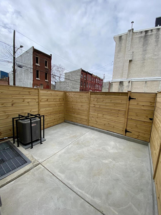 Backyard - Fully Furnished Two Bedrooms with private Bathrooms Bi-Level Apartment - Temple