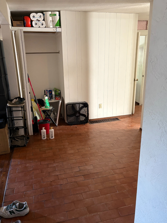 walk in area - Apartment less than a mile from campus