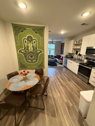 Dining Room - Union Chapel Hill Apartment Sublet