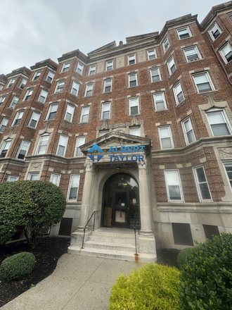 Exterior - 2 Bed on Boylston with Elevator!! Apartments