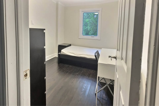 Bedroom For Rent - Bedroom for Rent Female Roommate UTSC Student House
