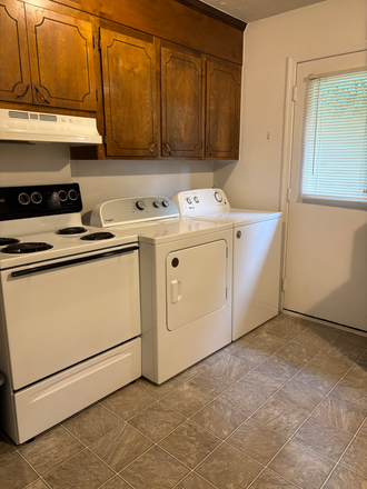 Kitchen - 2 BR, 1 Bath Less than 10 minutes to Liberty Apartments