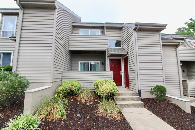 front - Camden Townes - 4 bedrooms 2 bath townhome for rent!