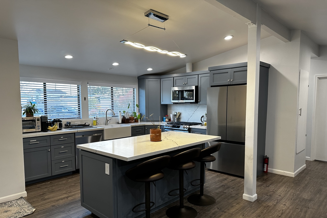 Living Room - 7 Bedroom, Fully Furnished Home In Clairemont for Students!
