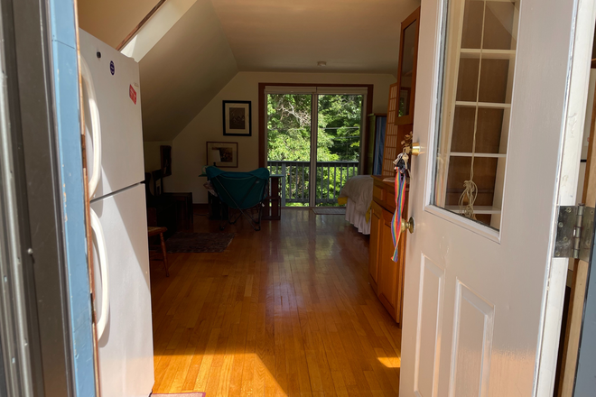 Welcome -- the main entrance.  Kitchen is to the right - Quiet, sunny, studio Apartments