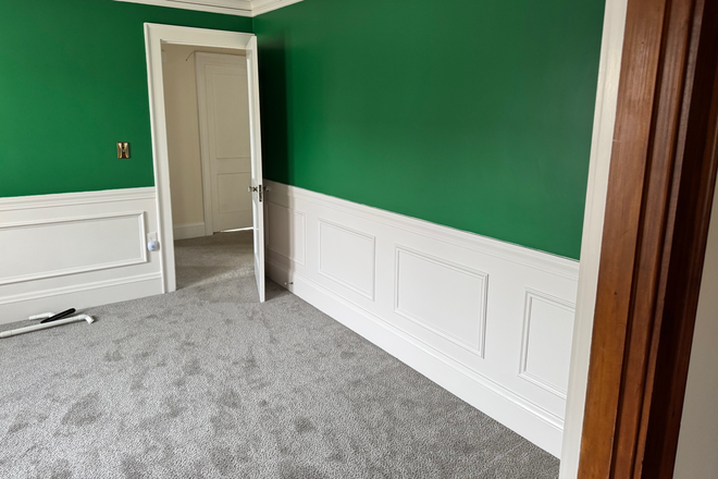 dining room - Beautiful 2 BR hilltop apartment on Belmont Line