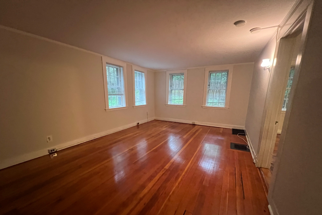 1 - AVAIL NOW or 9/1 NO FEE!?Beautiful 1bed?Central Air?Water Includ?Pets Allowed?DW