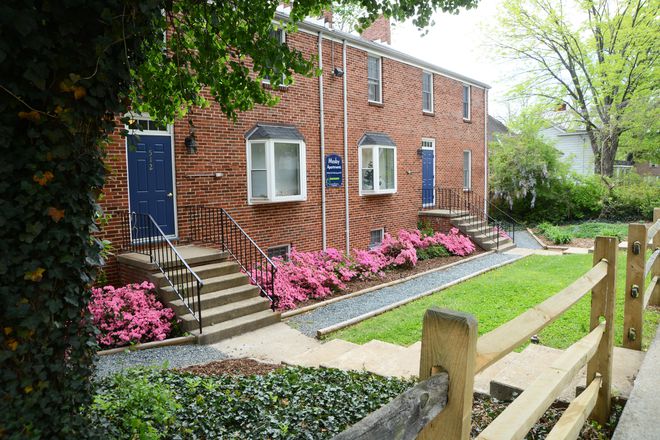 Exterior - Mosby  Apartments located on 15th Street near UVA's Central Grounds.