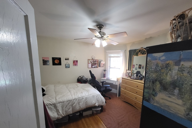Bedroom 1 - 3 Bedroom Apartment Somerville: Porter/Davis/Ball Square