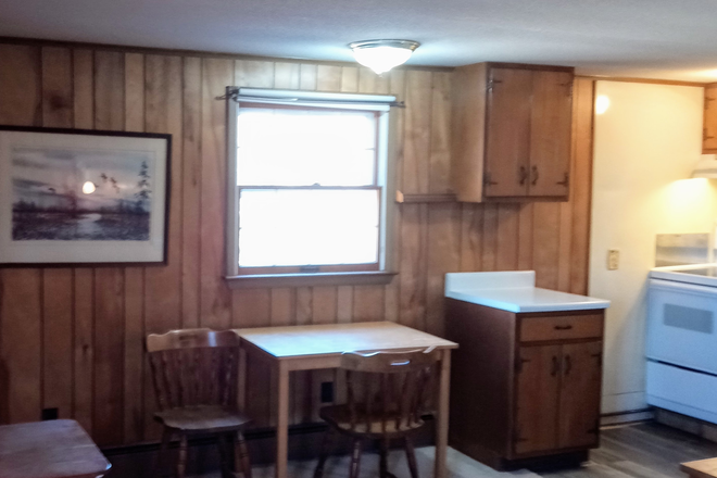 dining area - Spacious, wonderful one bedroom apartment! All utilities plus internet included. Great location