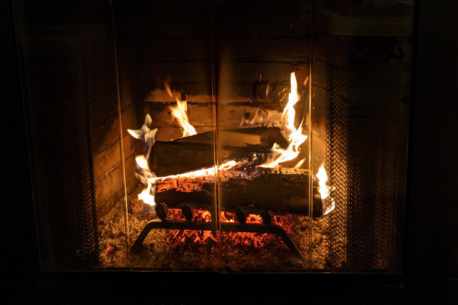 wood burning fireplace - Furnished 2 bedroom winter sublet with woodburning fireplace (all utilities included) Townhome