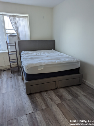 bedroom - *SINGLE FAM 6 BED ON WADSWORTH AVAILABLE FOR 2024-2025* House