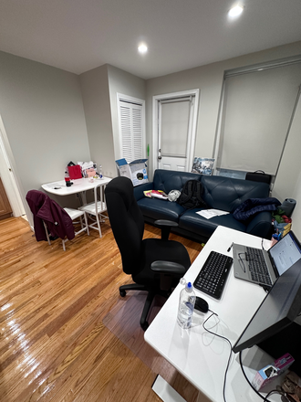 . - Awesome 1 Bed / 1 Bath in the heart of the North End Available NOW!! Apartments