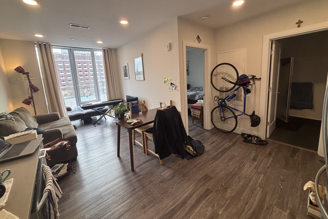 Apartment View - 1065 Tremont St 1bdr/1ba July1-Aug31- price negotiable-(also available for yearly lease beginn