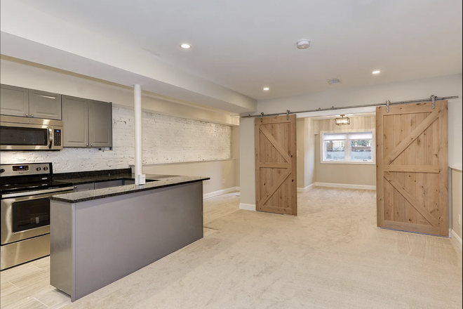 Loft Layout - Sunny 2BR/1BA Apt - W/D, Parking, Walk to Campus!
