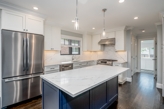 kitchen - Large 6 bed/3 bath in Brookline!!! Available 9/1 House