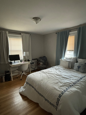 Bedroom (furnished) - 5/1-8/31 Sublet: 1 bedroom in modern, spacious apartment close to campus!