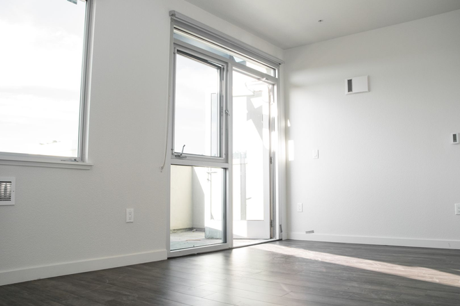  - Now Leasing for the 2024-2025 School Year! Modern Living @ The Overture! Modern Amenities, Close to 